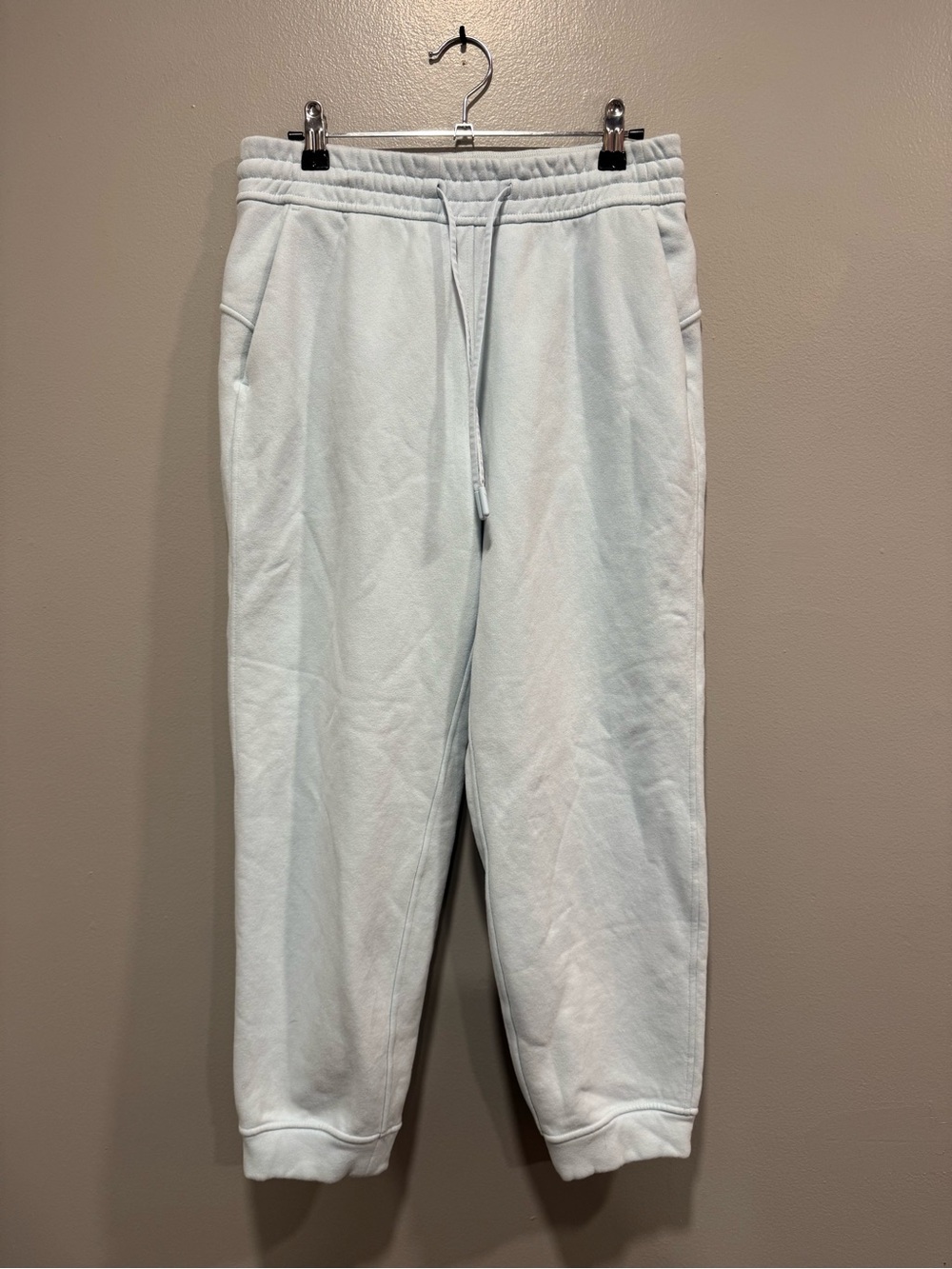 Lululemon Loungeful High-Rise Cropped Jogger in Powder Blue Size 6